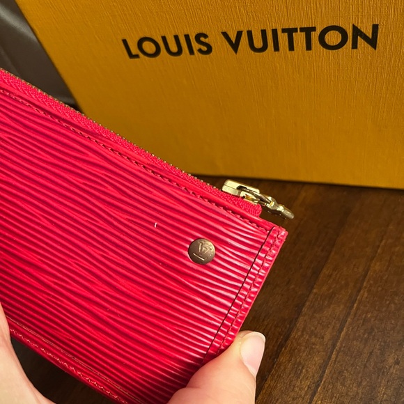 LV EPI Key Pouch 💯 Authentic - Picture 4 of 14